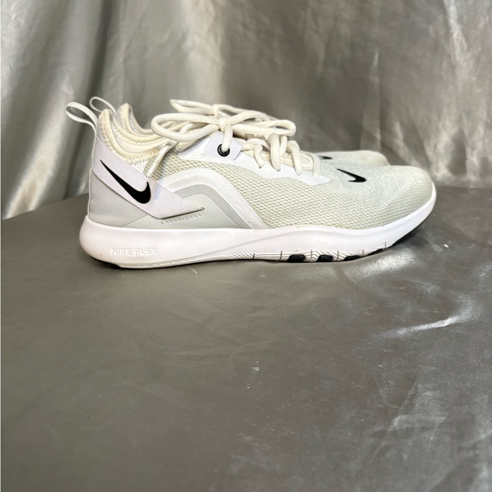 Nike Cream Flex TR9 Athletic Shoes